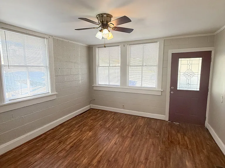 913 Pine St — Photo 10