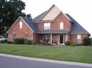 16 Summer Tree Dr, Jackson, TN 38305