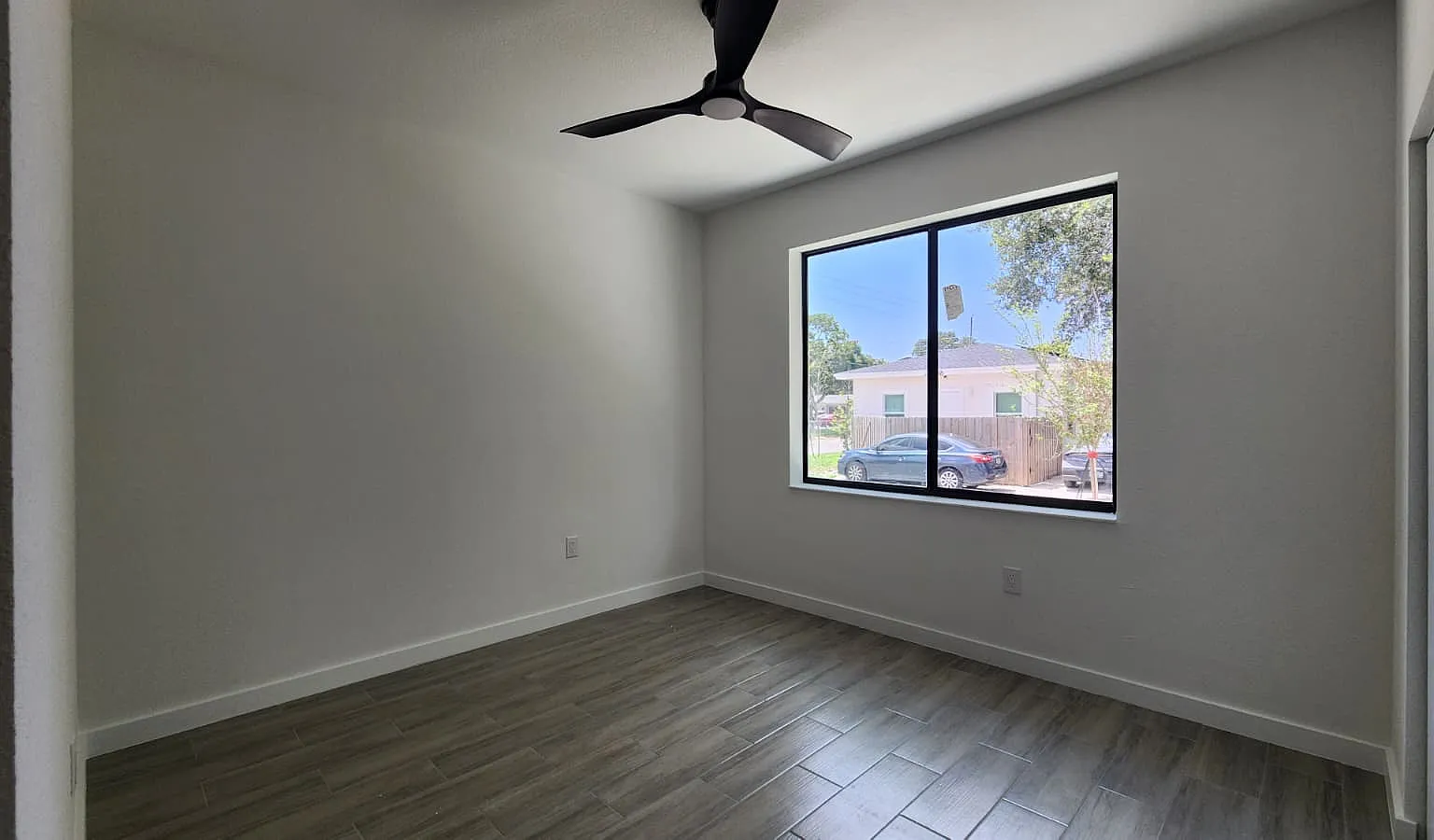 1701 NW 9th Ct — Photo 3