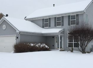 374 S Clearview Cir, Round Lake, IL 60073