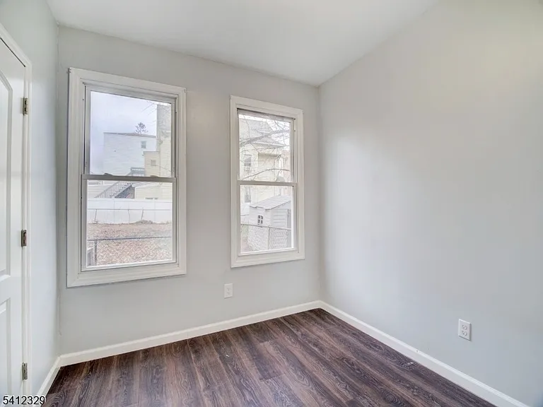 209 N 4th St — Photo 13
