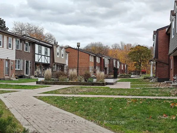 15 Brimwood Blvd #61, Toronto, ON M1V 1E1