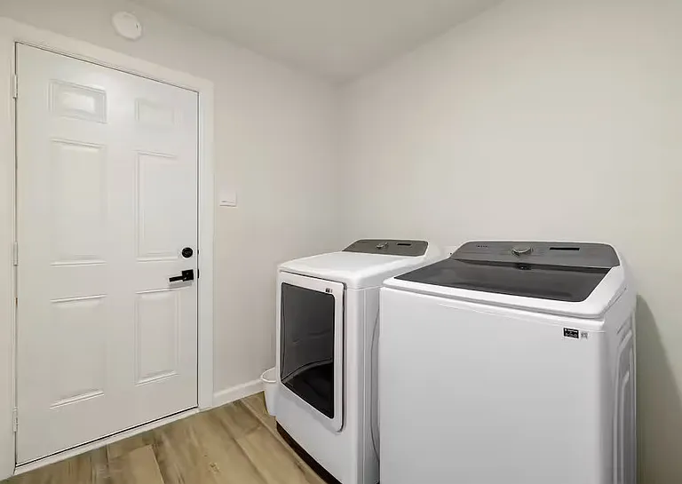 9690 Fallbrook Dr — Photo 23
