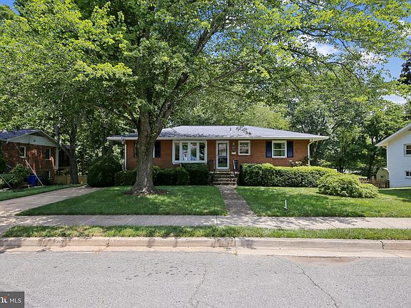 3rd image of 507 Roberts Dr NW