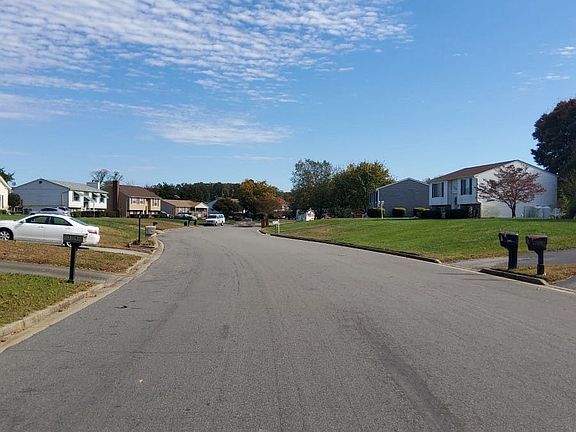 5th image of 5104 Meadows Run