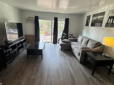 1 bed, 750 sqft, $1,635 — Photo 2