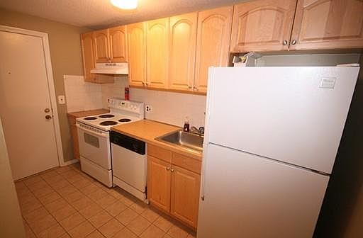 4th image of 151 King St APT 205C