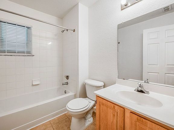 3rd image of 4017 Venetian Bay Dr