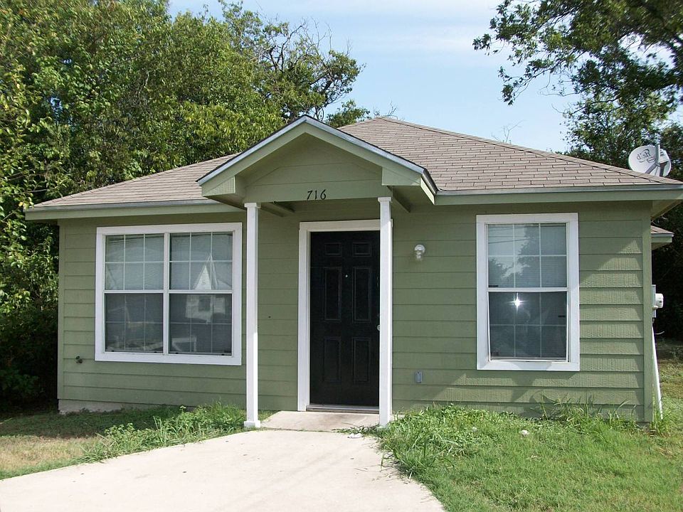 1st image of 716 E Avenue D