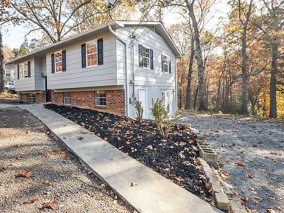 2nd image of 2205 Rolling Brook Dr NE
