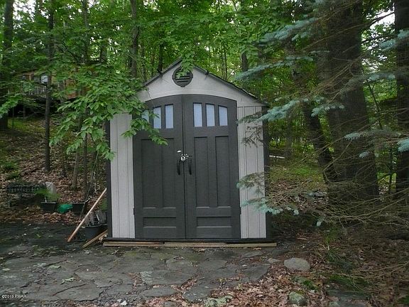 2nd image of 121 Shohola Ln