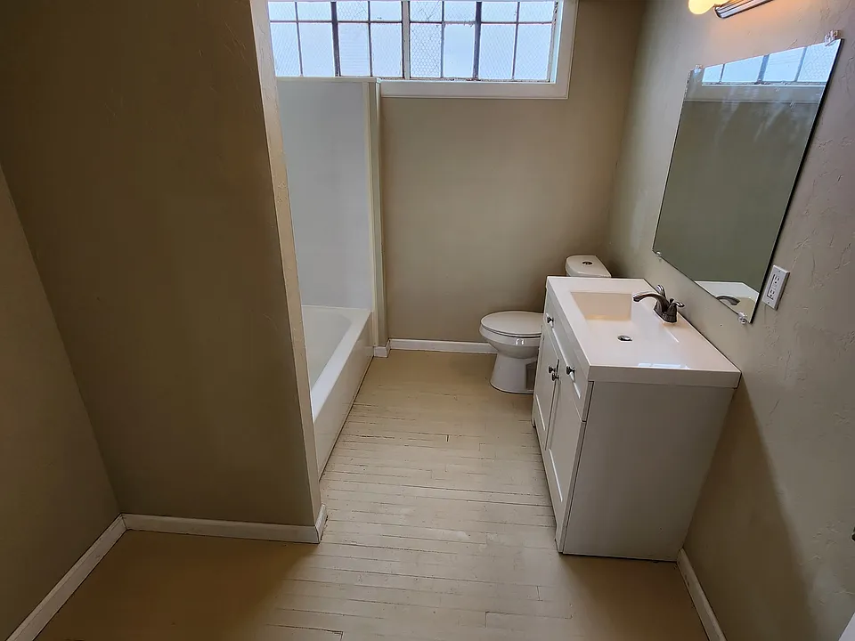 208 E Main St #3