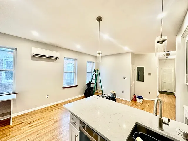 76 N Margin St #8F — Photo 5