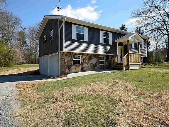 4th image of 374 Heritage Hills Cir NE