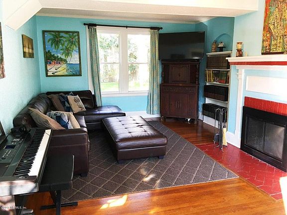 3rd image of 738 Acosta St