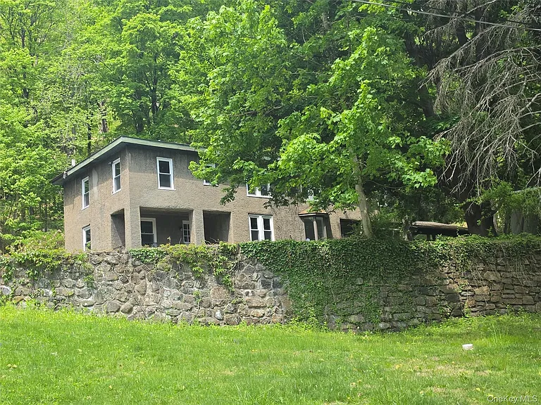 7 Stone Ridge Rd — Photo 3