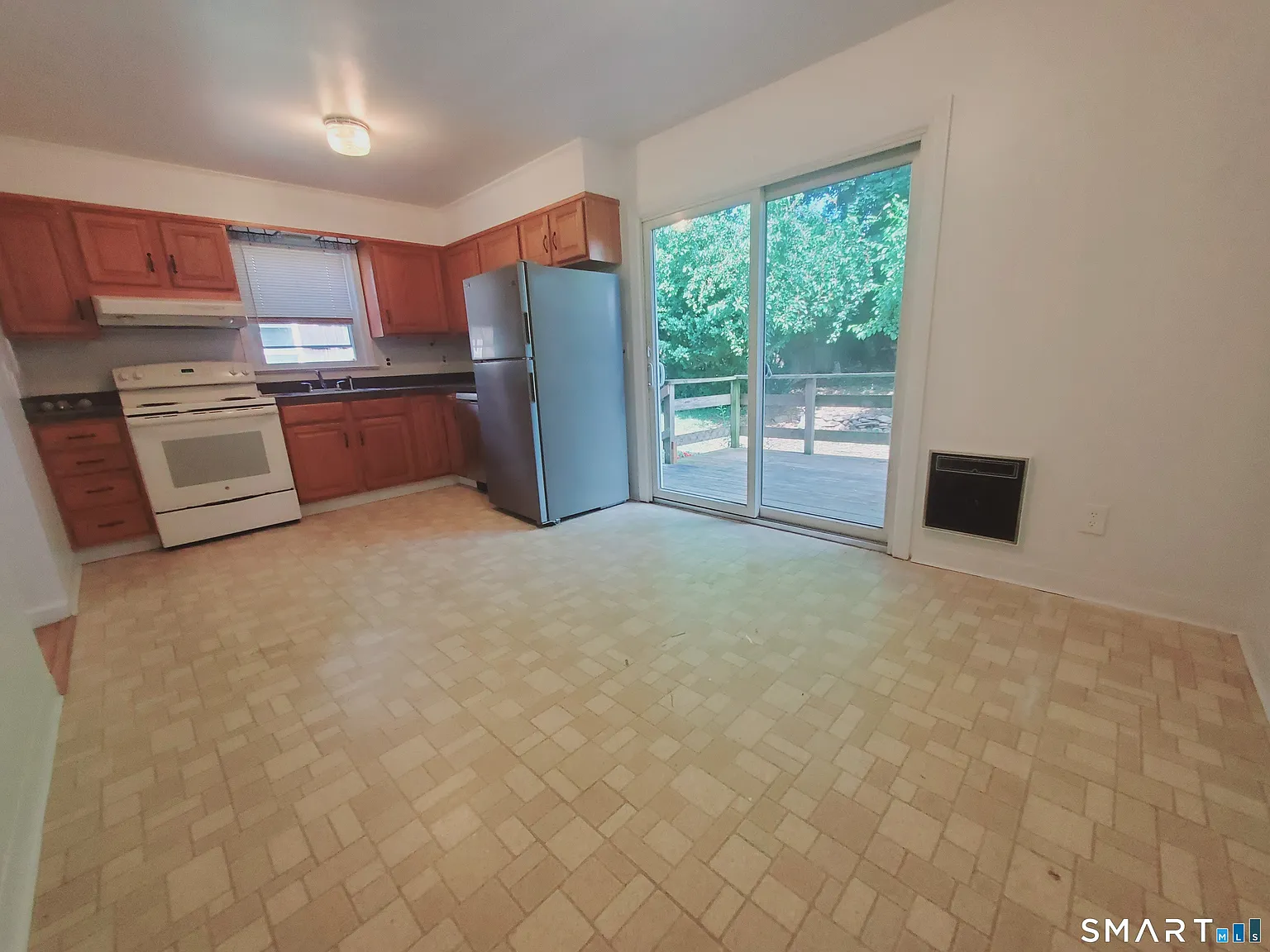 3 bed, 1.5 bath, 1073 sqft, $3,500 — Photo 3