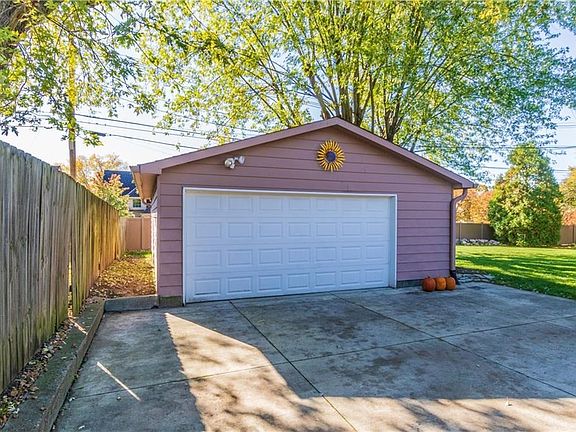 Oversized 2.5 car detached garage