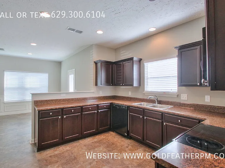 3365 Tourmaline Dr — Photo 11