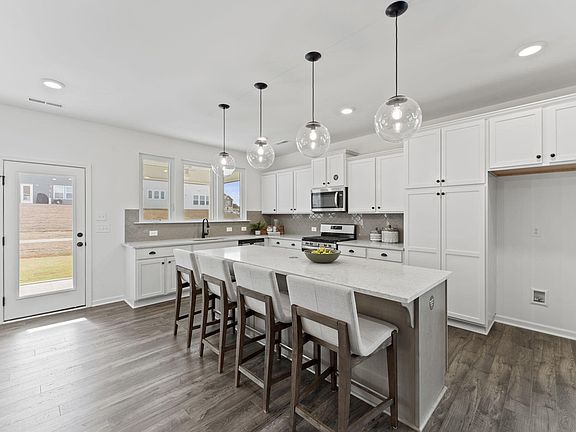 5th image of 26 Silver Moon Ln #67