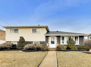 7944 W 82nd St, Bridgeview, IL 60455