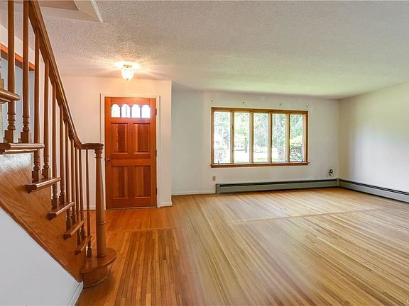 5th image of 490 Campbell Blvd