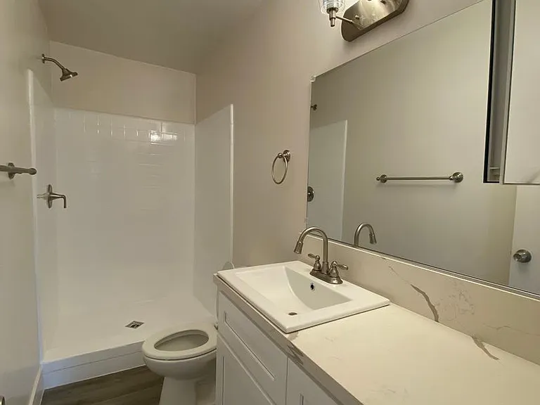1808 N Harvard Blvd — Photo 63
