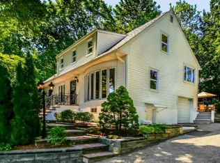 594 W Hartsdale Ave, Hartsdale, NY 10530