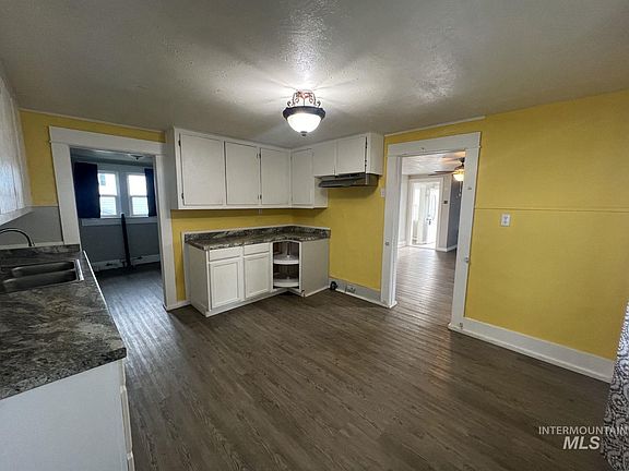 3rd image of 316 8th Ave S