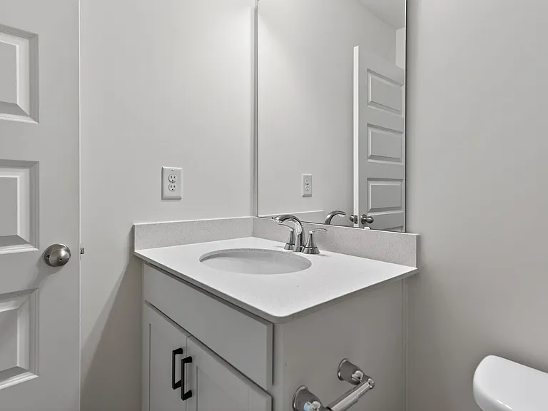 200 Parker Ln — Photo 17