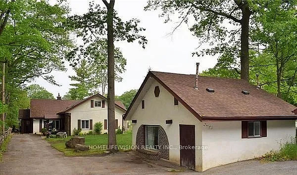 Building Photo - 2082 River Rd W