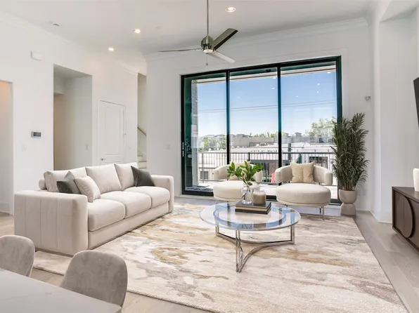 213 Carroll St, Fort Worth, TX 76107