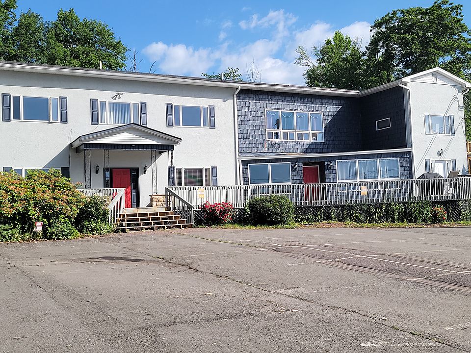 1733 Lakeside Drive
