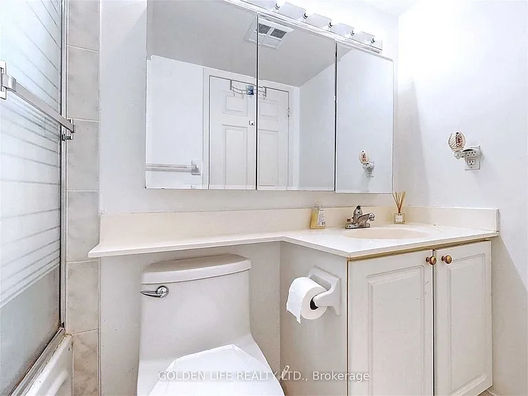 889 Bay St #205 — Photo 15