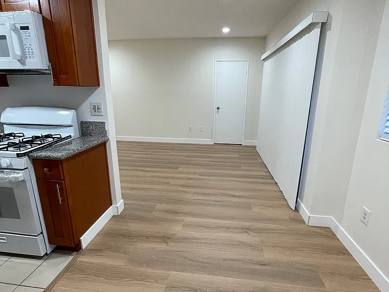 7255 Amigo Ave #4 — Photo 5