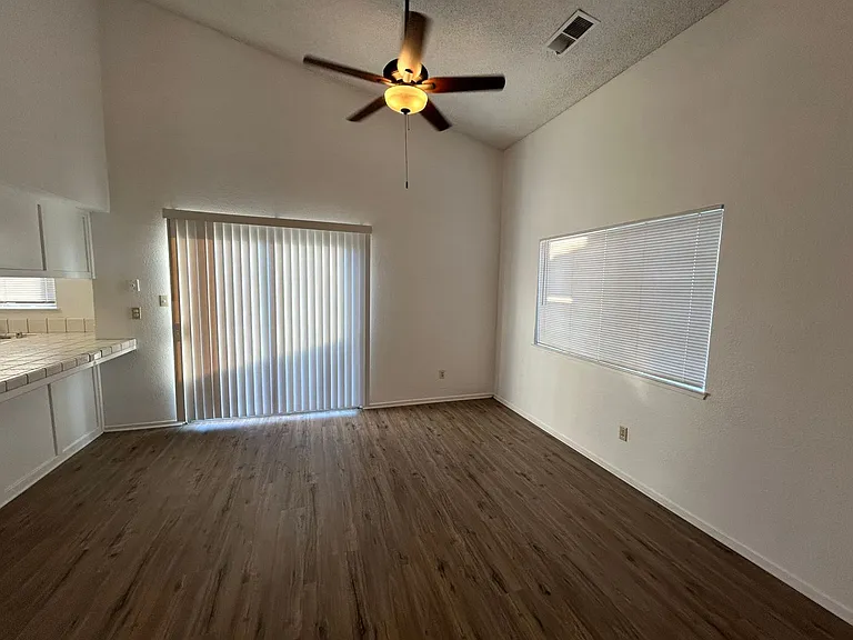 7921 Cold Creek Ct — Photo 4