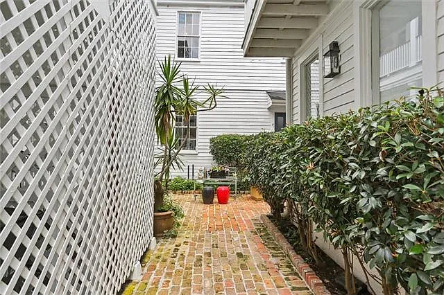 1427 Saint Mary St #D — Photo 15