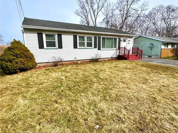 84 Teakwood Dr, Rochester, NY 14609