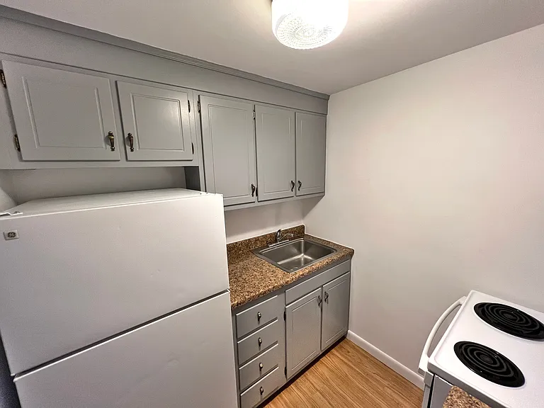 45 Maynard St #15 — Photo 8