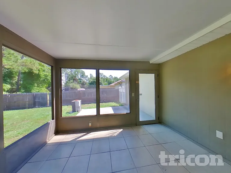 3647 Star Leaf Rd W — Photo 15