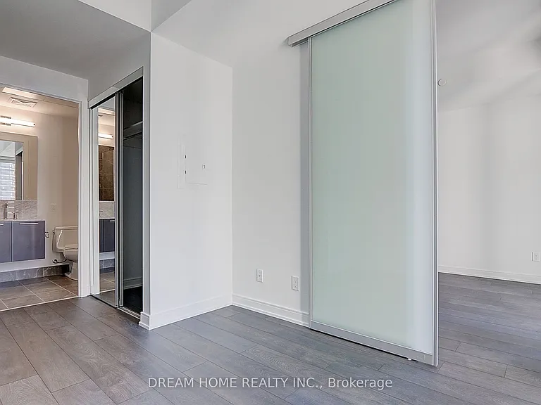 3 Gloucester St #1913 — Photo 20