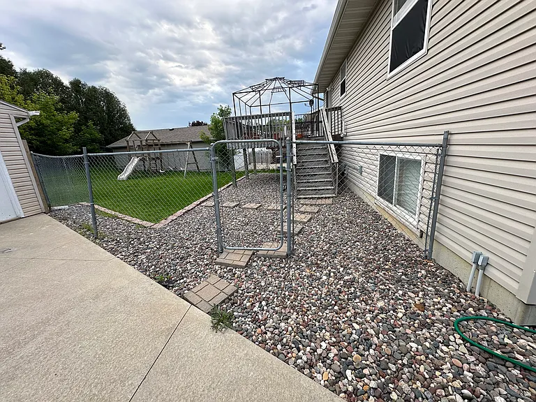 4904 Opal Ln NW — Photo 9
