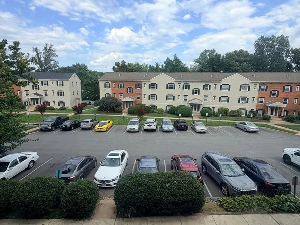 3051 Patrick Henry Dr APT 201, Falls Church, VA 22044
