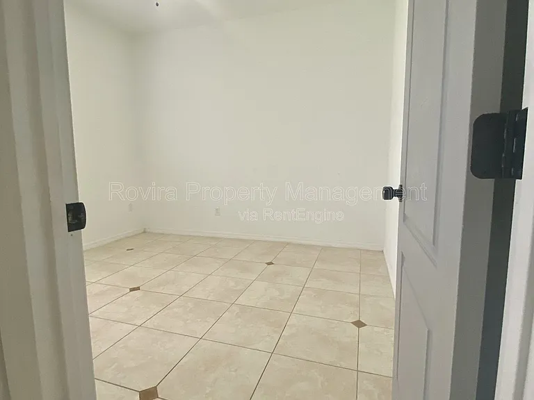 1690 Big Oak Ln — Photo 5