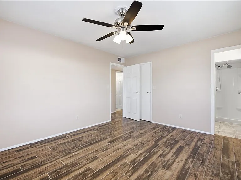 2525 N Cherry Ave — Photo 12