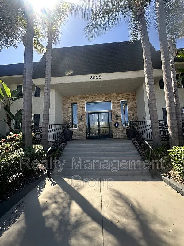 2 bed, 2.0 bath, 980 sqft, $3,095 — Photo 1
