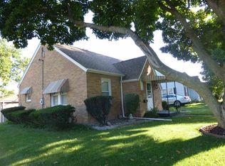 130 6th St, Lincoln, IL 62656