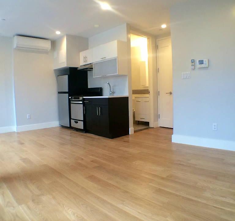 1st image of 26 Lefferts Pl APT 3R