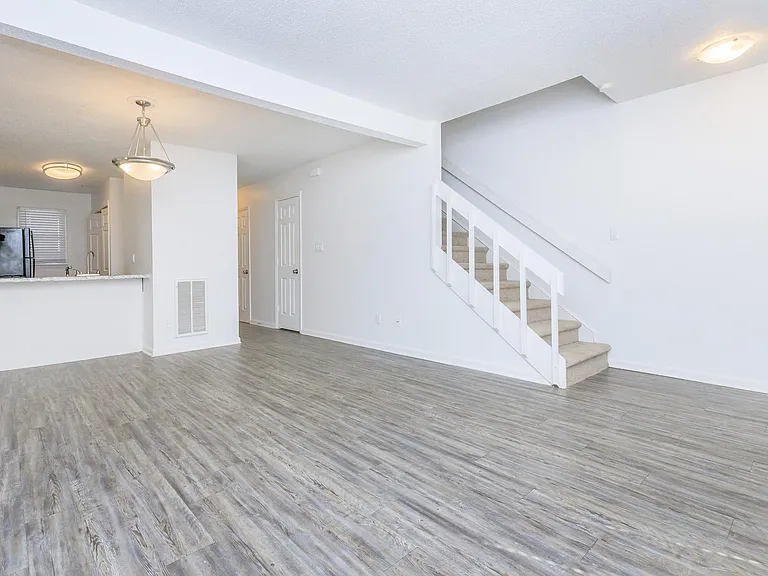 Belmont Heights Apartments & Townhomes — Photo 19