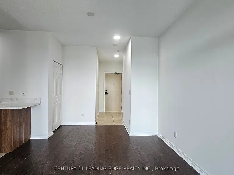 18 Holmes Ave #1915 — Photo 3